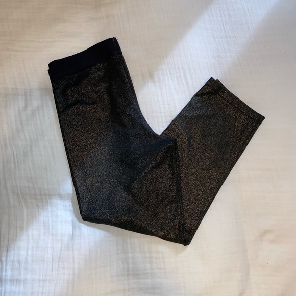 Nike Pro Cropped Legging Black Metallic Gold - Picture 4 of 7